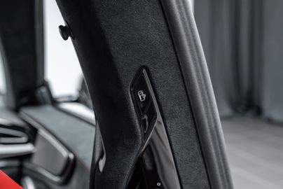 Car image 33