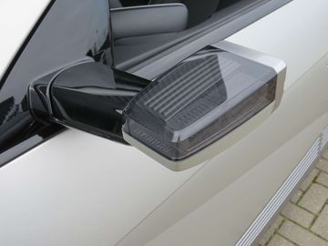 Car image 33