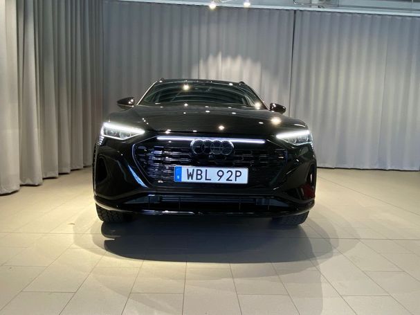 Audi Q8 55 quattro e-tron 304 kW image number 7