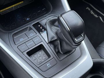 Car image 30