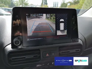 Car image 19