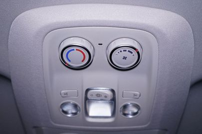 Car image 33