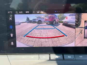 Car image 25