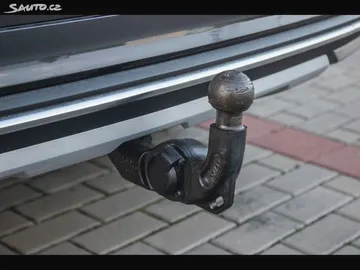 Car image 32