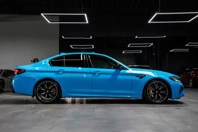 Car image 4