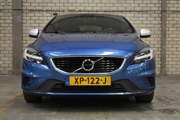 Volvo V40 T3 112 kW image number 2