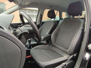 Car image 30