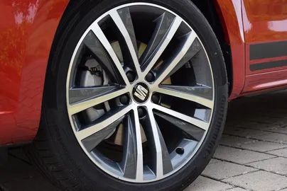 Car image 23