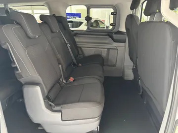 Car image 29