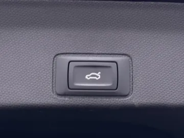 Car image 49