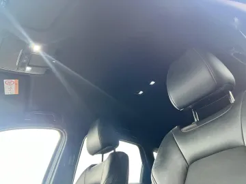 Car image 38