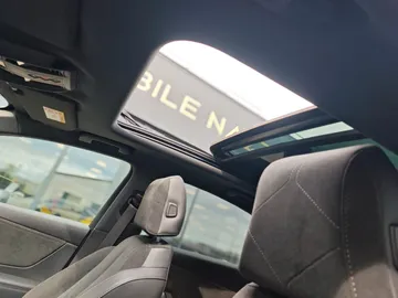 Car image 32
