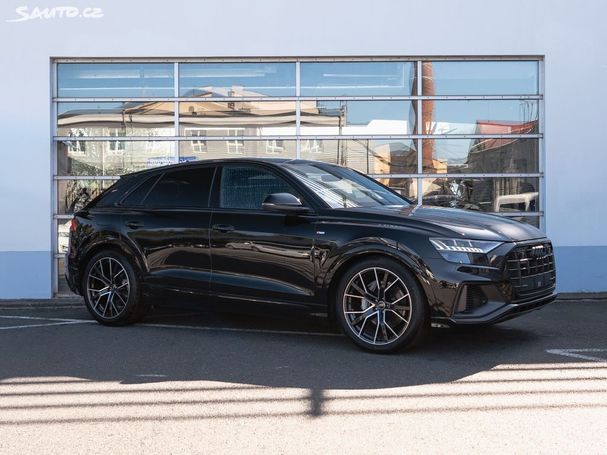 Audi Q8 55 TFSI quattro S-line 250 kW image number 1