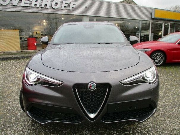 Alfa Romeo Stelvio 2.0 Turbo Lusso 206 kW image number 3