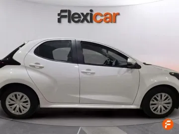 Car image 3