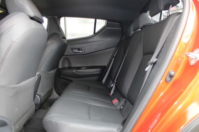 Car image 10