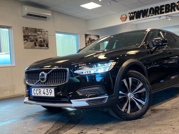 Volvo V90 Cross Country B4 AWD 146 kW image number 6