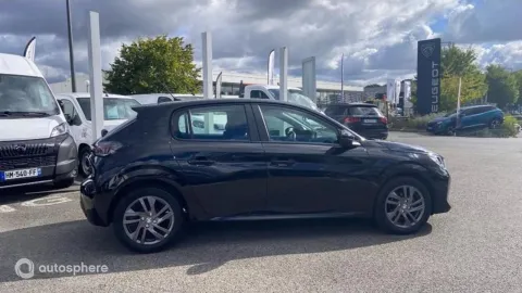 Car image 4