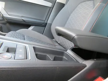 Car image 43