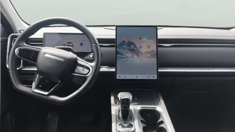 Car image 10