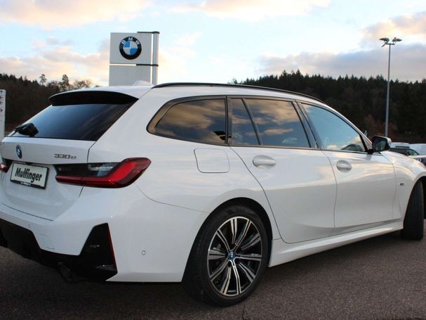 BMW 330e Touring M 215 kW image number 4