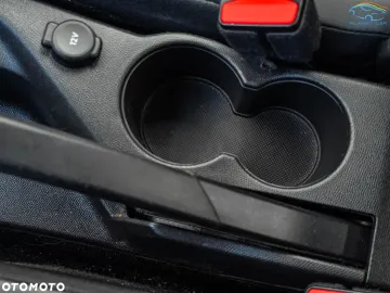 Car image 34