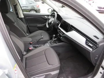 Car image 35