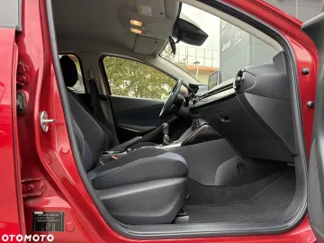 Car image 25