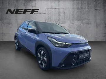 Car image 3