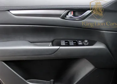 Car image 26
