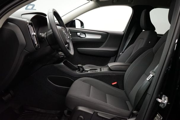 Volvo XC40 T2 Momentum 95 kW image number 3