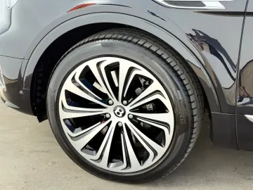 Car image 38