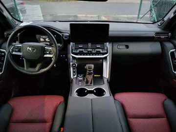 Car image 24