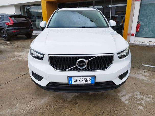 Volvo XC40 1.5 T2 Momentum 95 kW image number 6