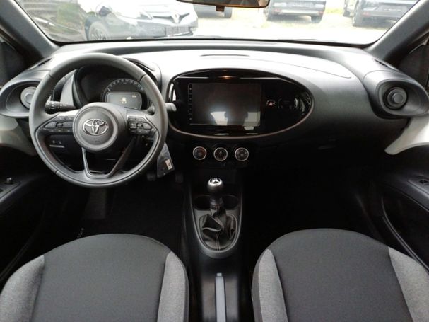 Toyota Aygo X 1.0 53 kW image number 7