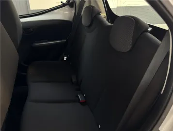 Car image 29