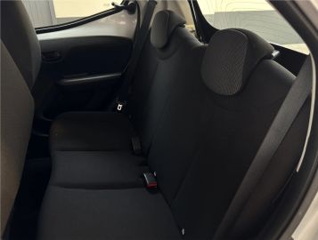 Car image 29