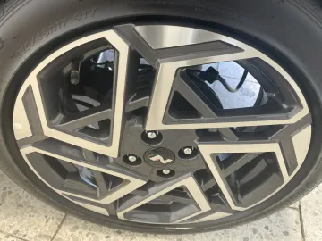 Car image 47