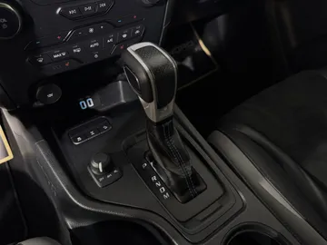 Car image 29