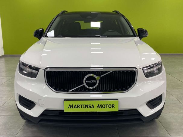 Volvo XC40 T2 Core Momentum 95 kW image number 3