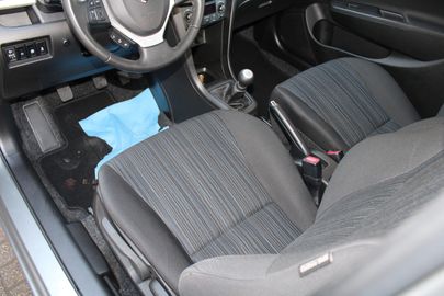 Car image 13