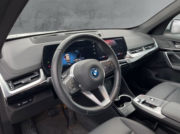 BMW iX1 eDrive20 150 kW image number 9