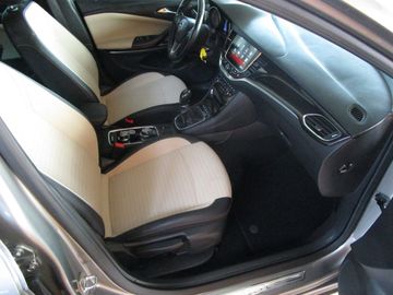 Car image 7