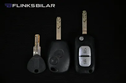 Car image 28