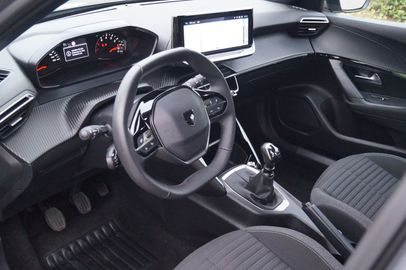 Car image 7