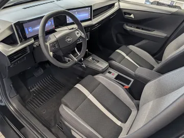 Car image 35