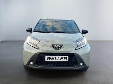 Car image 3