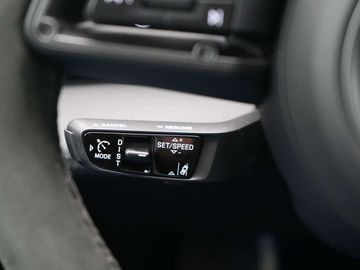 Car image 38