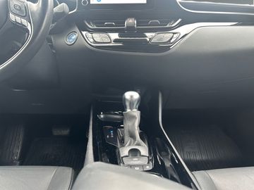 Car image 12