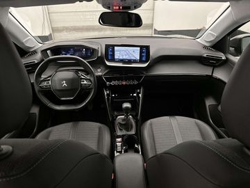 Car image 11